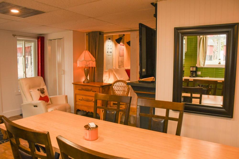 Bed and Breakfast Gite Grand Moment Cabano Екстер'єр фото