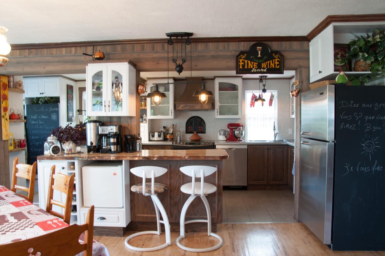 Bed and Breakfast Gite Grand Moment Cabano Екстер'єр фото